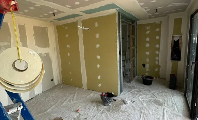 Extension d’aménagement extérieur en travertin à Ajaccio, Ajaccio, Corse Moderne Rénovation