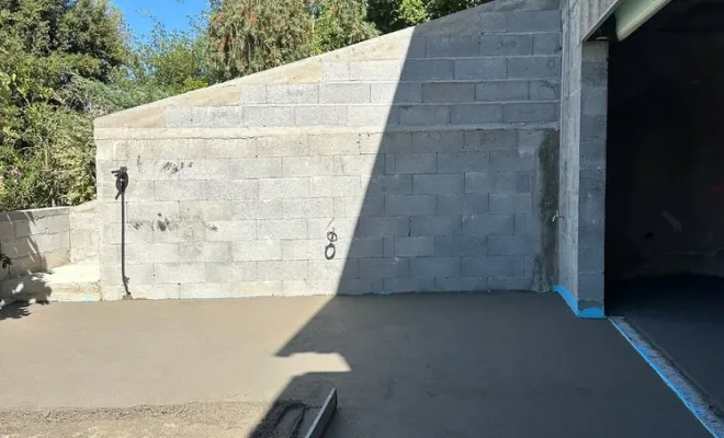 Extension d’aménagement extérieur en travertin à Ajaccio, Ajaccio, Corse Moderne Rénovation